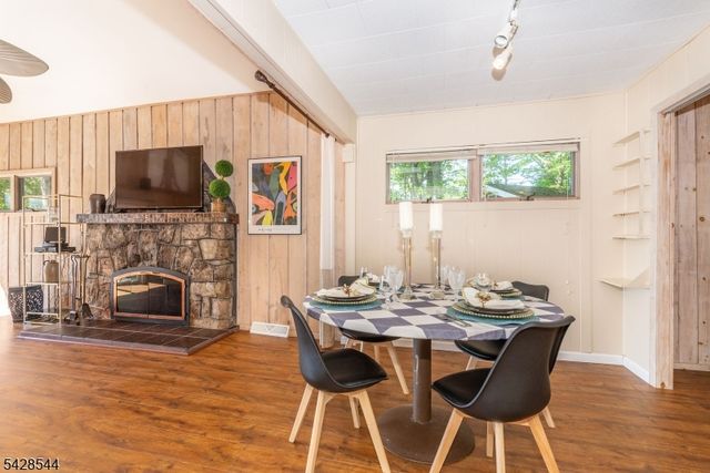 5 Coulter Pl, Hopatcong Boro, NJ 07821