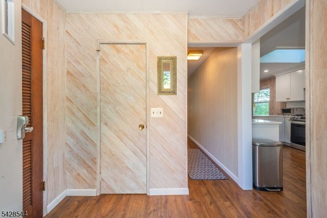 5 Coulter Pl, Hopatcong Boro, NJ 07821