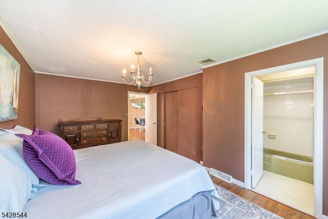 5 Coulter Pl, Hopatcong Boro, NJ 07821