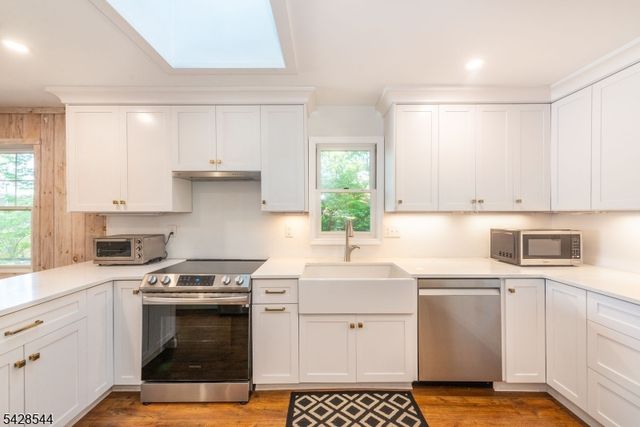 5 Coulter Pl, Hopatcong Boro, NJ 07821
