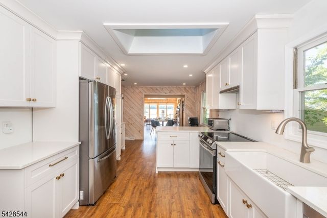 5 Coulter Pl, Hopatcong Boro, NJ 07821
