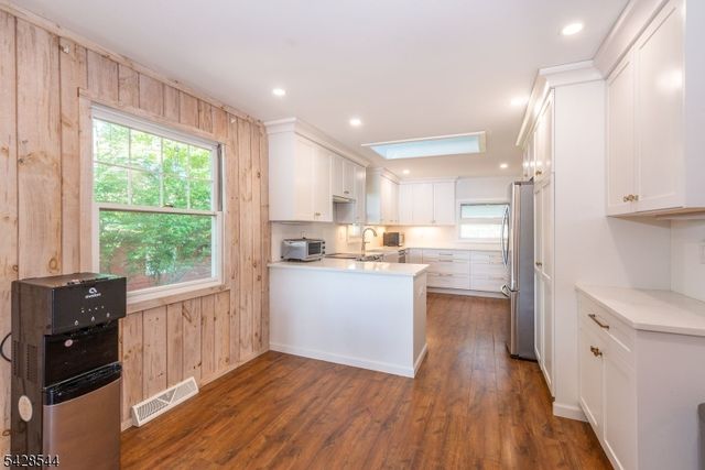 5 Coulter Pl, Hopatcong Boro, NJ 07821