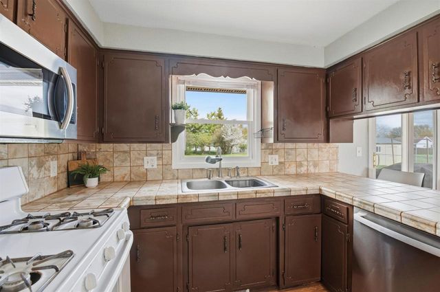 1465 GUNS STREET, Green Bay, WI 54311