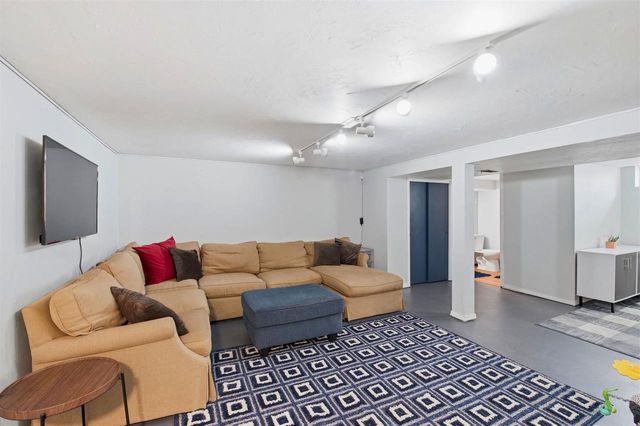 1465 GUNS STREET, Green Bay, WI 54311