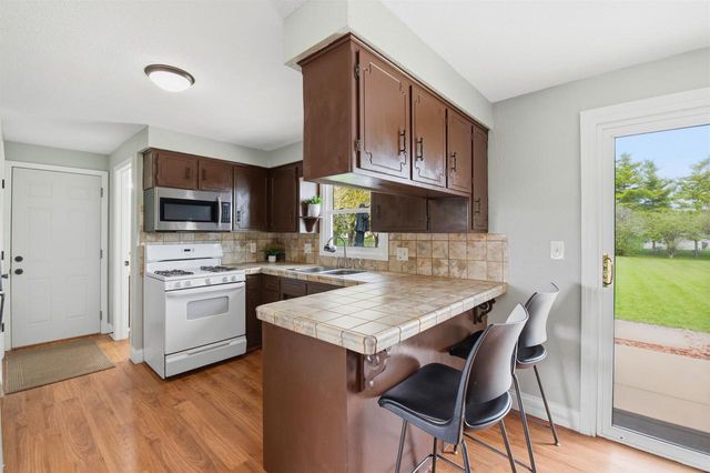 1465 GUNS STREET, Green Bay, WI 54311