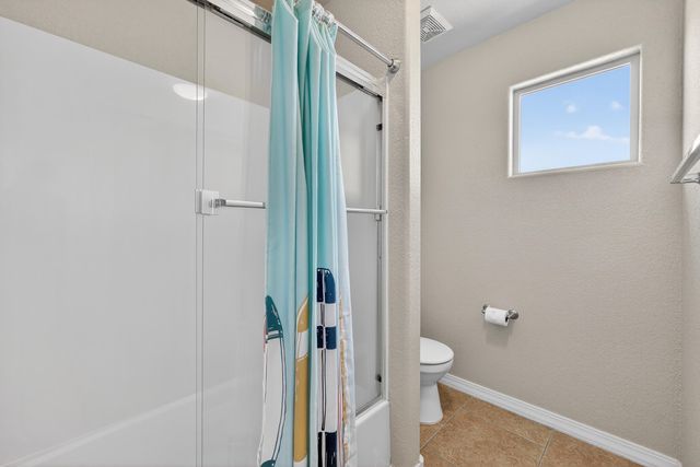 8823 Hampton Avenue NE, Albuquerque, NM 87122