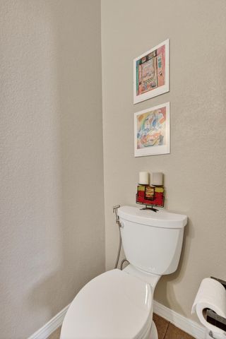 8823 Hampton Avenue NE, Albuquerque, NM 87122