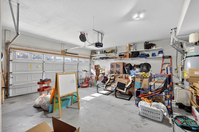 8823 Hampton Avenue NE, Albuquerque, NM 87122