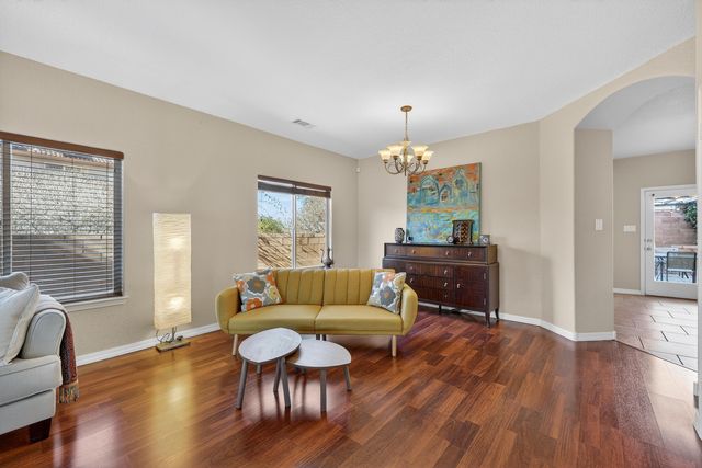 8823 Hampton Avenue NE, Albuquerque, NM 87122