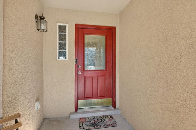 8823 Hampton Avenue NE, Albuquerque, NM 87122