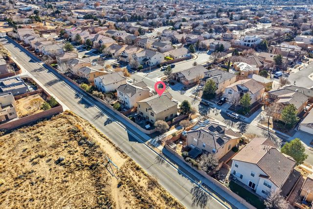 8823 Hampton Avenue NE, Albuquerque, NM 87122