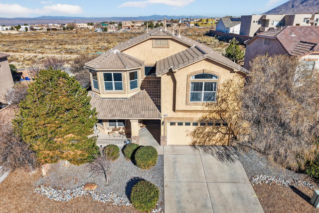 8823 Hampton Avenue NE, Albuquerque, NM 87122