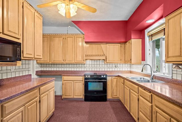 142 Cottage Avenue, Carpentersville, IL 60110