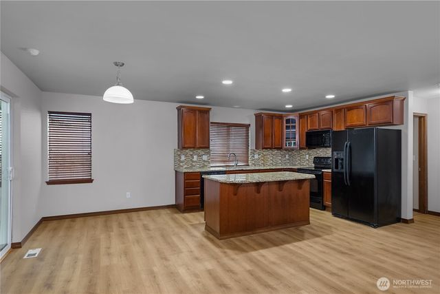 8512 205th Street Ct E, Spanaway, WA 98387