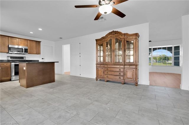 502 Parkside ST, Lehigh Acres, FL 33936