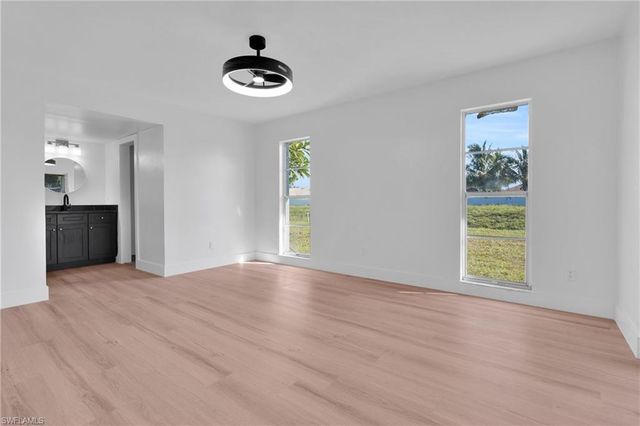 502 Parkside ST, Lehigh Acres, FL 33936