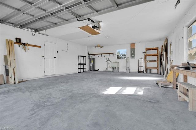502 Parkside ST, Lehigh Acres, FL 33936