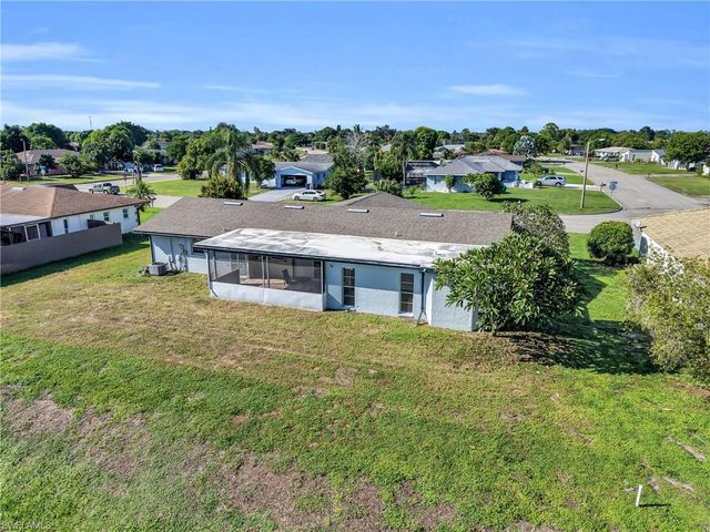 502 Parkside ST, Lehigh Acres, FL 33936