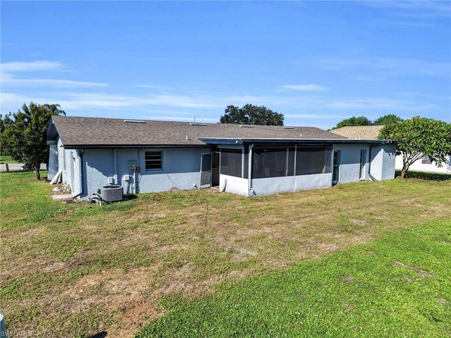 502 Parkside ST, Lehigh Acres, FL 33936