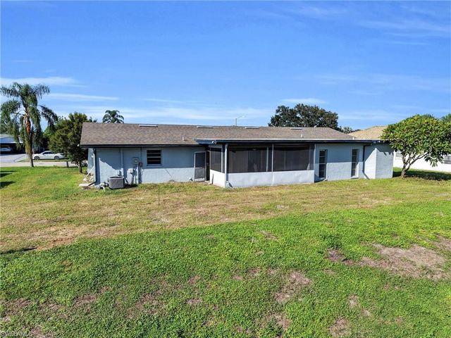 502 Parkside ST, Lehigh Acres, FL 33936