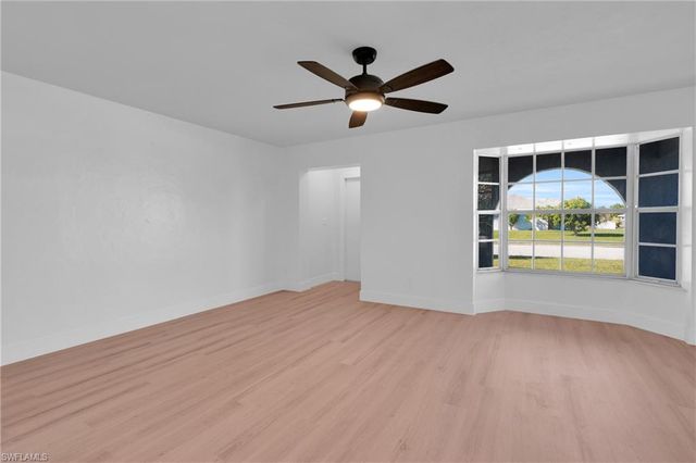 502 Parkside ST, Lehigh Acres, FL 33936