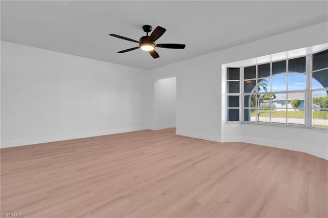 502 Parkside ST, Lehigh Acres, FL 33936