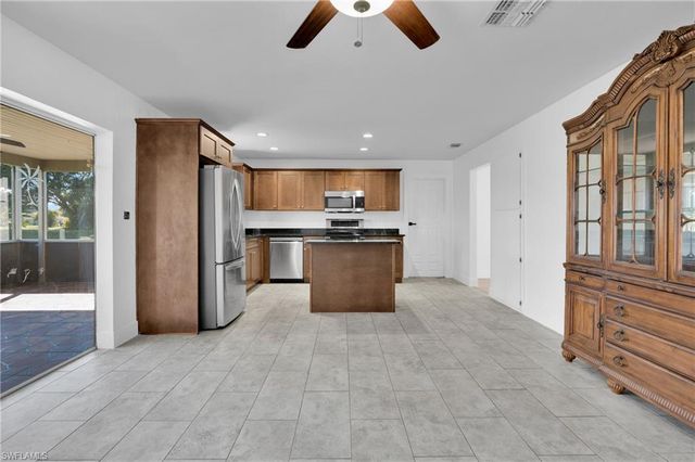 502 Parkside ST, Lehigh Acres, FL 33936