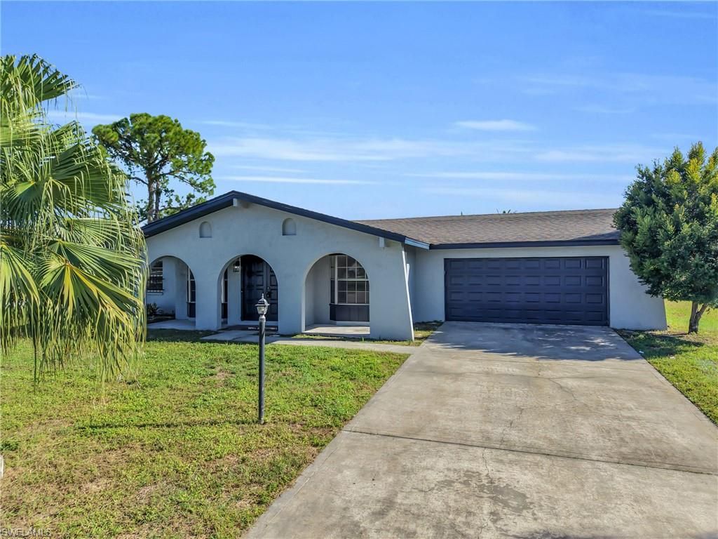 502 Parkside ST, Lehigh Acres, FL 33936