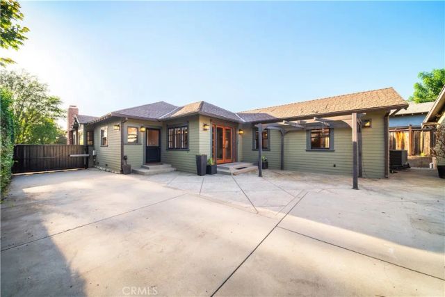 132 N Sunset, Monrovia, CA 91016