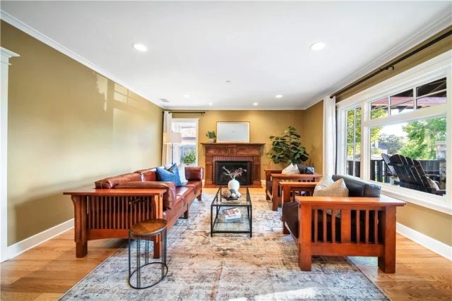 132 N Sunset, Monrovia, CA 91016