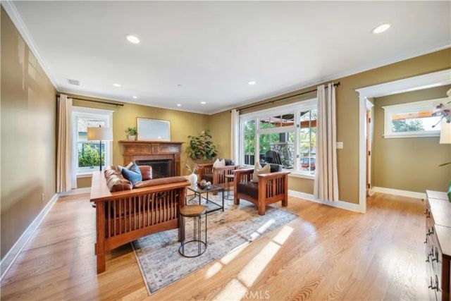 132 N Sunset, Monrovia, CA 91016