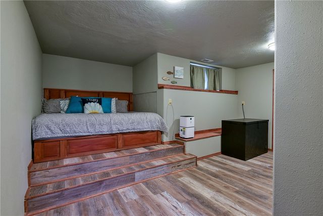 27527 Hock Lane, Eagle Rock, MO 65641