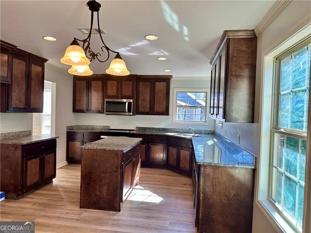712 Pinnacle Drive, Winder, GA 30680
