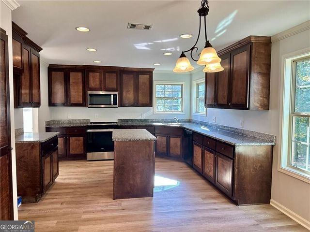 712 Pinnacle Drive, Winder, GA 30680