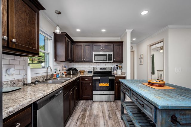 1065 Short Mountain Rd, Mcminnville, TN 37110