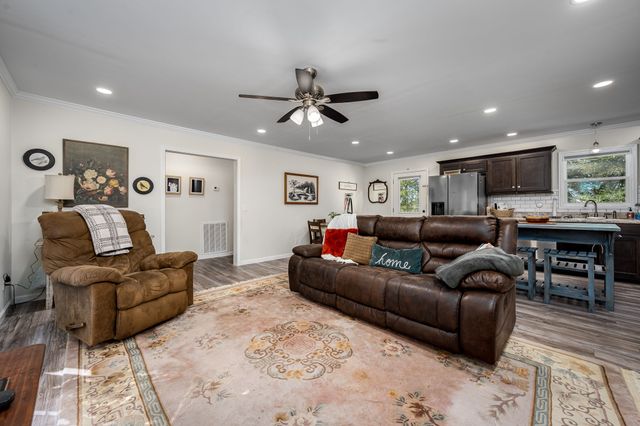 1065 Short Mountain Rd, Mcminnville, TN 37110