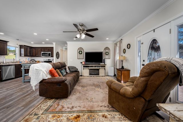 1065 Short Mountain Rd, Mcminnville, TN 37110