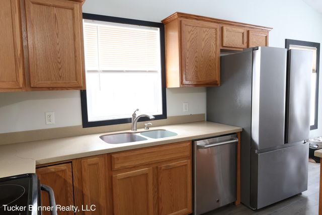 4122 W Duck Lake Road, Whitehall, MI 49461