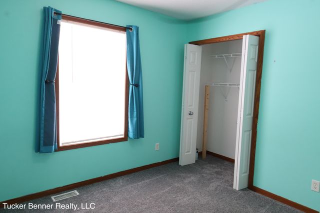 4122 W Duck Lake Road, Whitehall, MI 49461