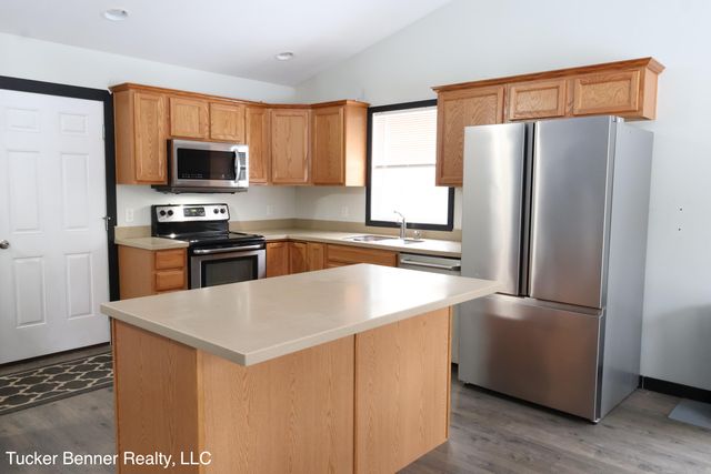 4122 W Duck Lake Road, Whitehall, MI 49461