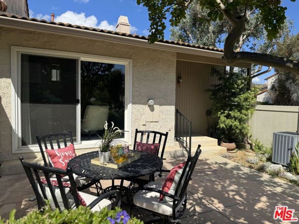1298 Ramona Drive, Newbury Park (thousand Oaks), CA 91320
