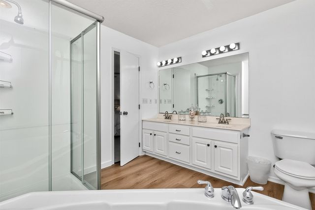 158 56th Place, West Des Moines, IA 50266