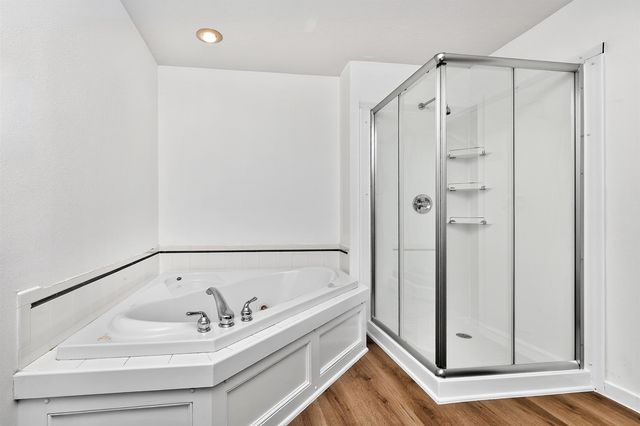 158 56th Place, West Des Moines, IA 50266