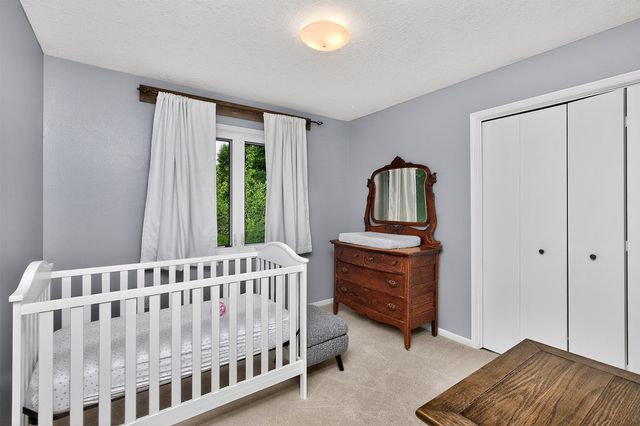 158 56th Place, West Des Moines, IA 50266