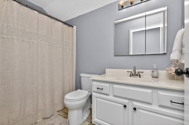 158 56th Place, West Des Moines, IA 50266