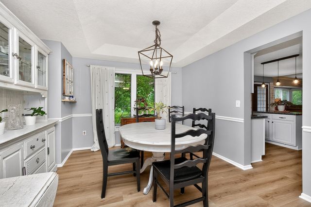 158 56th Place, West Des Moines, IA 50266