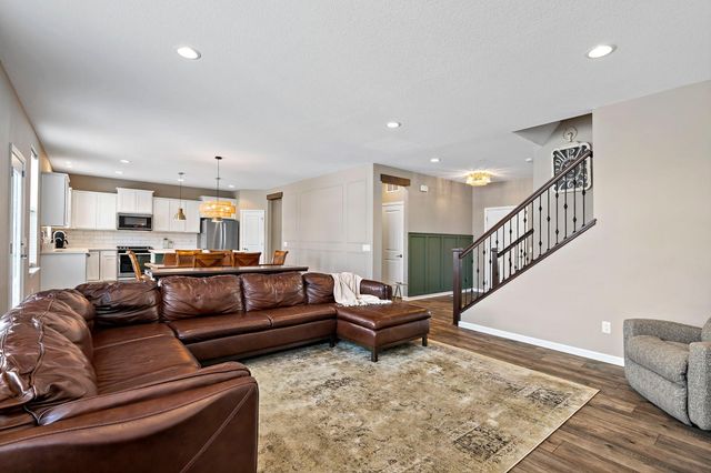 20502 Granville Lane, Lakeville, MN 55044