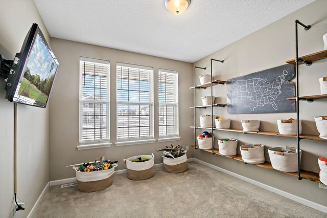 20502 Granville Lane, Lakeville, MN 55044