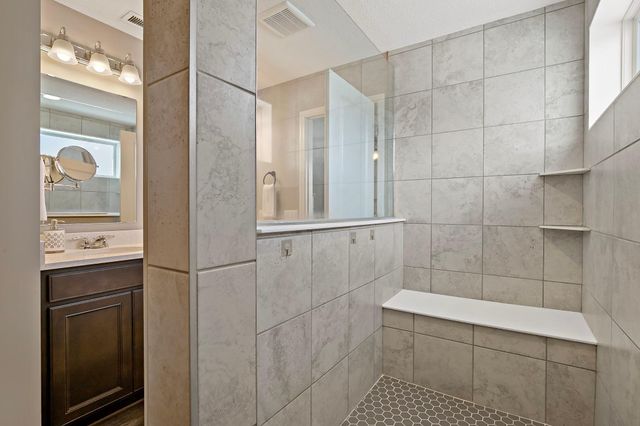 20502 Granville Lane, Lakeville, MN 55044