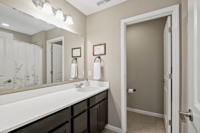 20502 Granville Lane, Lakeville, MN 55044